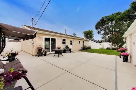 519 Kenyon Avenue Romeoville IL 60446