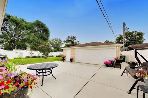 519 Kenyon Avenue Romeoville IL 60446