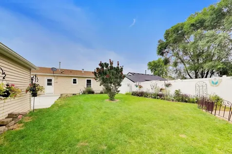 519 Kenyon Avenue Romeoville IL 60446