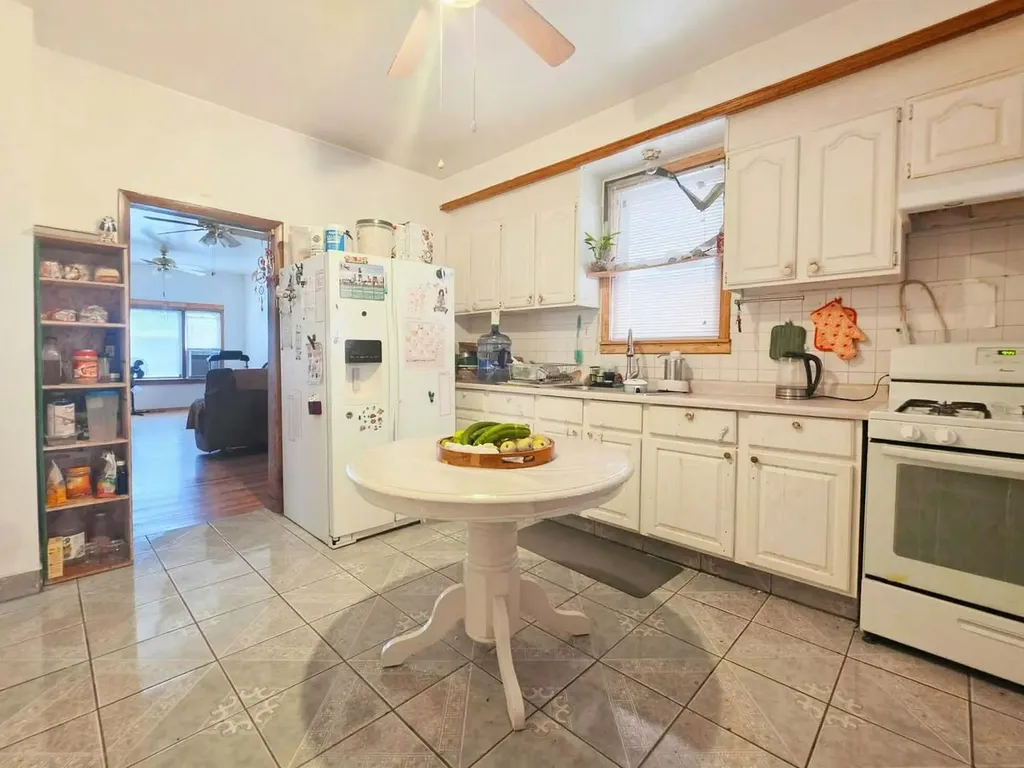 2505 West 45th Street Chicago IL 60632
