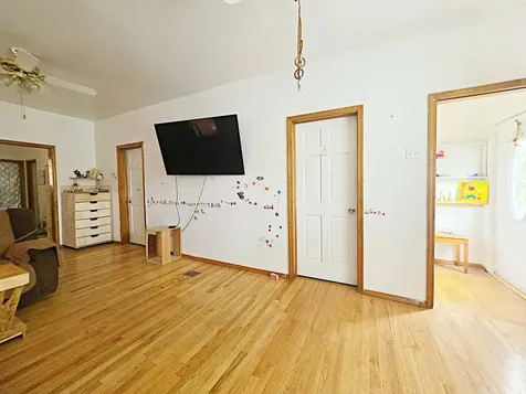 2505 West 45th Street Chicago IL 60632