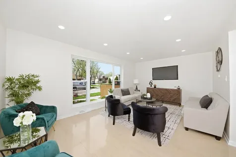 11603 South Loomis Street Chicago IL 60643