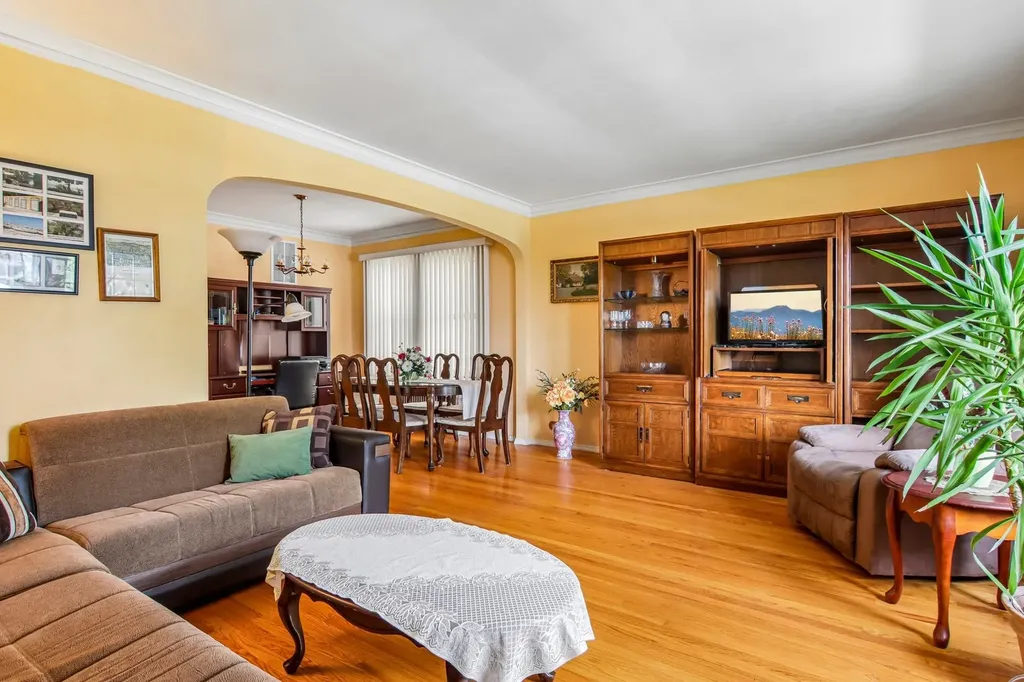 2842 North Mont Clare Avenue Chicago IL 60634