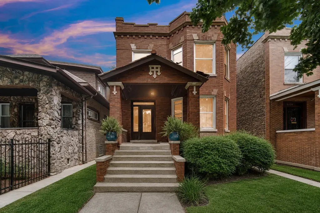 5228 West Quincy Street W Chicago IL 60644