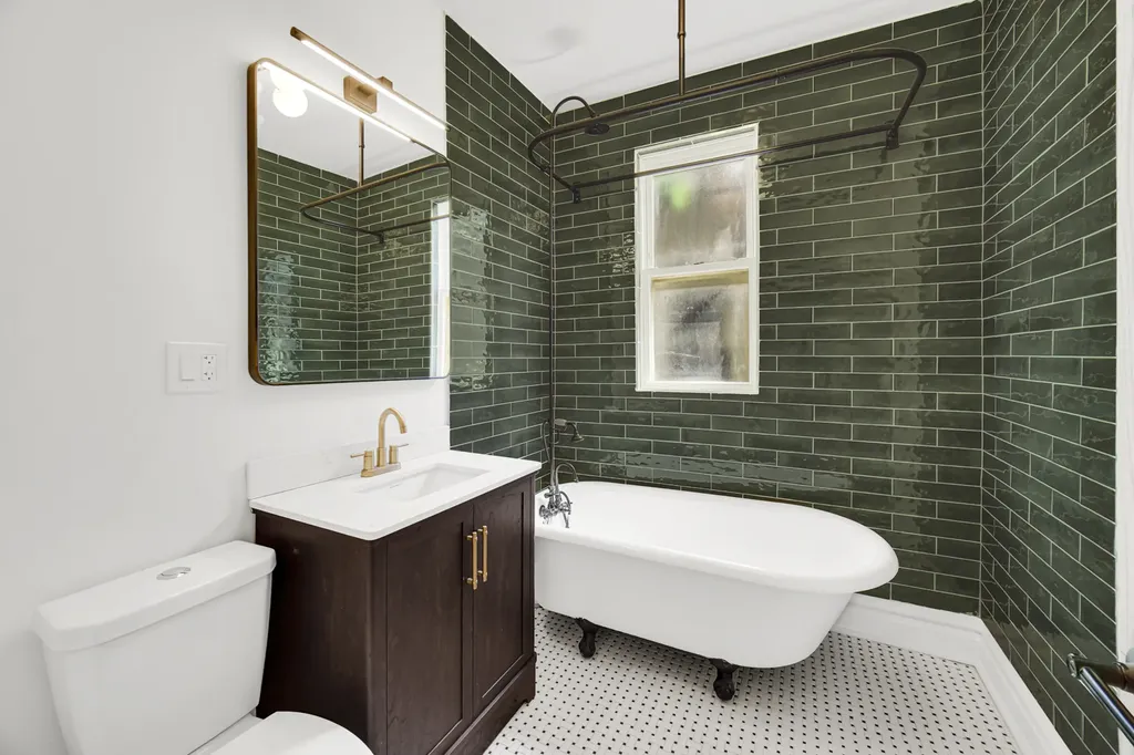 5228 West Quincy Street W Chicago IL 60644