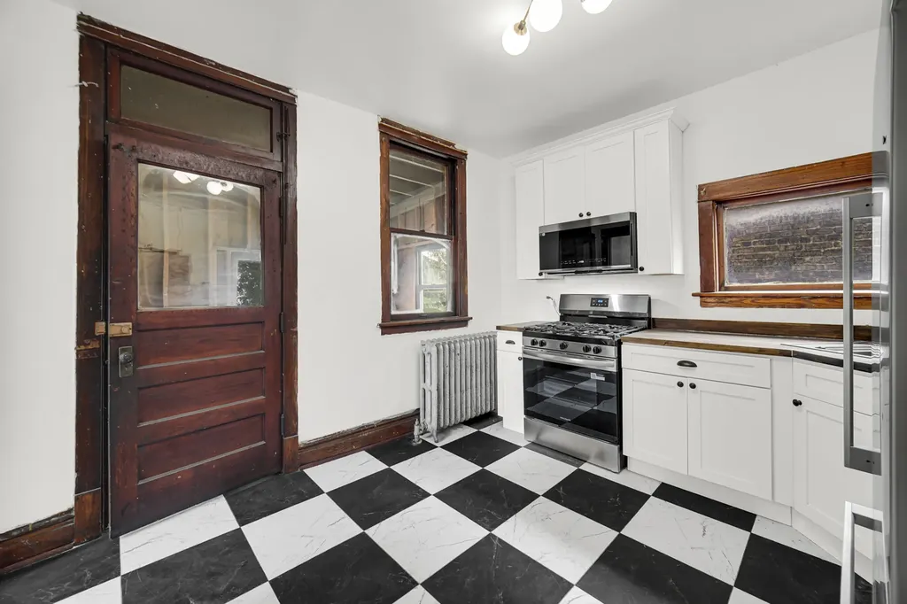 5228 West Quincy Street W Chicago IL 60644