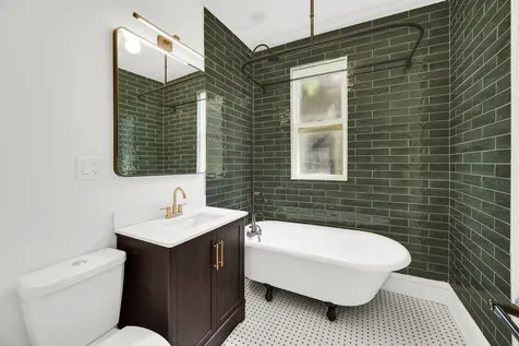 5228 West Quincy Street W Chicago IL 60644