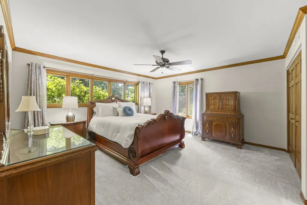 27W118 Cove Lane Warrenville IL 60555