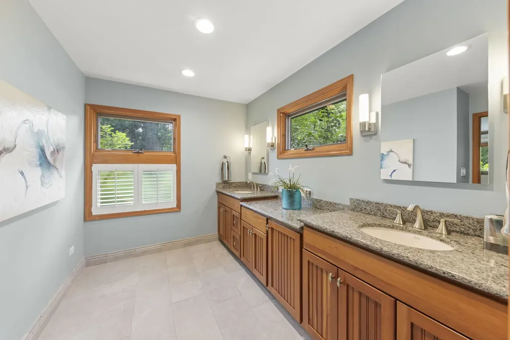 27W118 Cove Lane Warrenville IL 60555