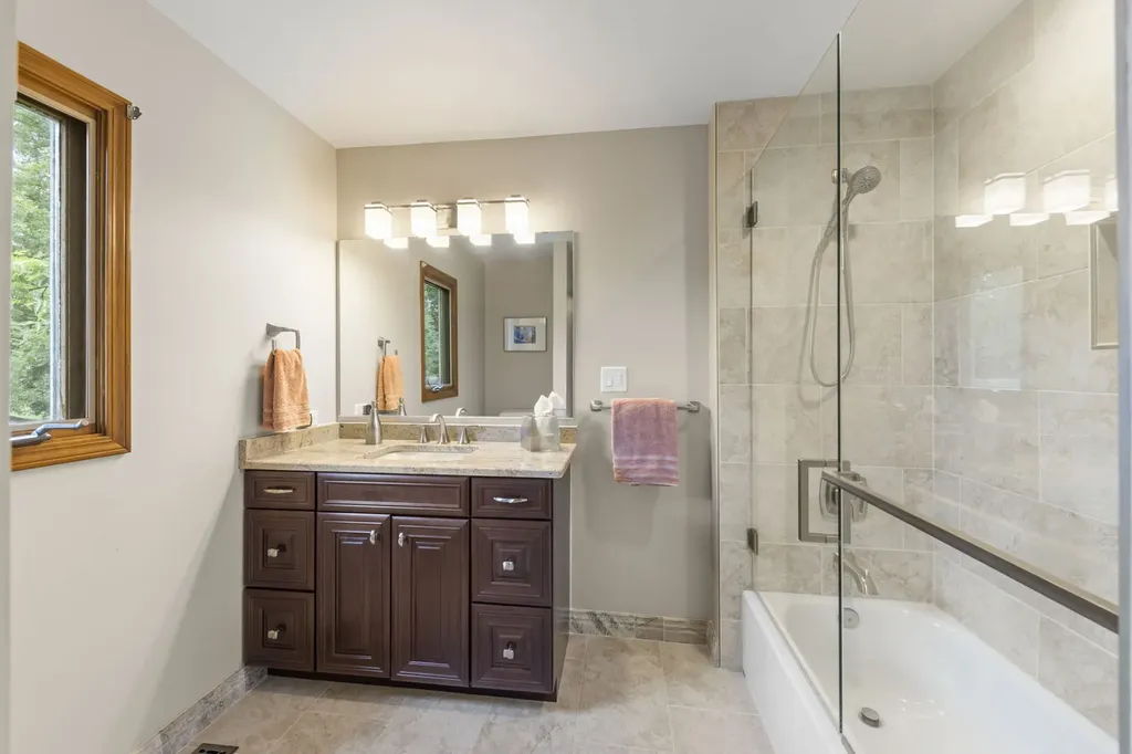 27W118 Cove Lane Warrenville IL 60555