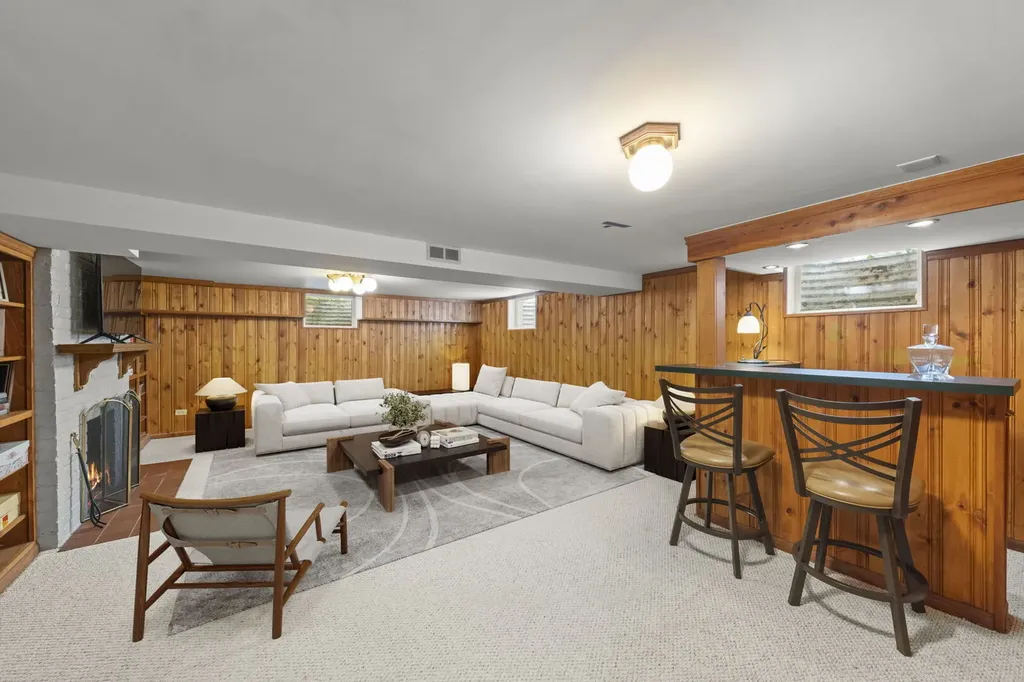 27W118 Cove Lane Warrenville IL 60555
