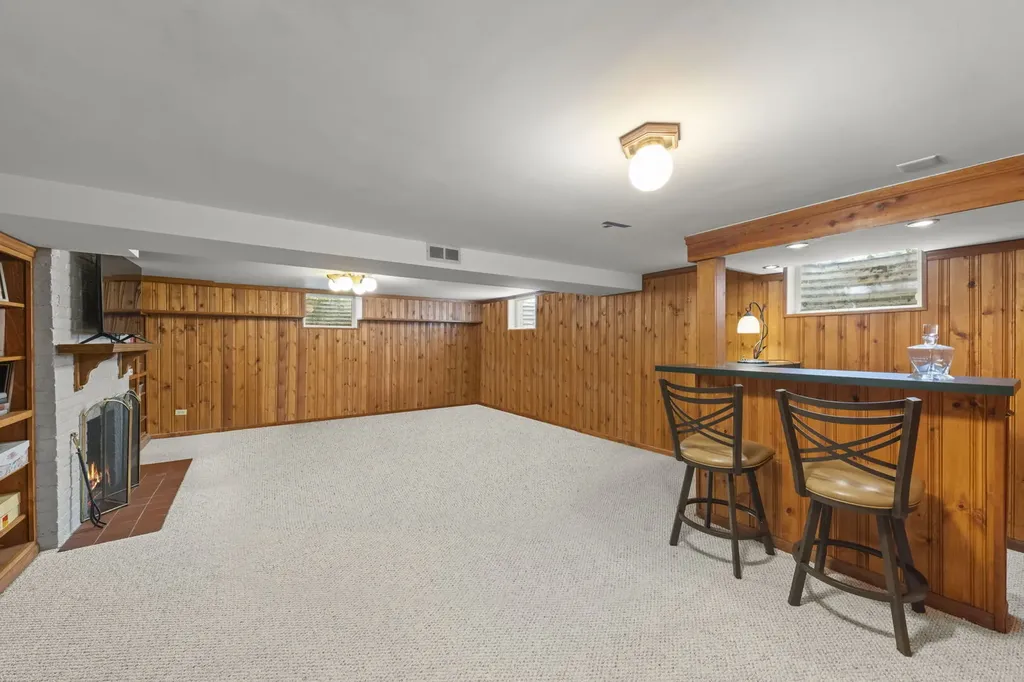 27W118 Cove Lane Warrenville IL 60555