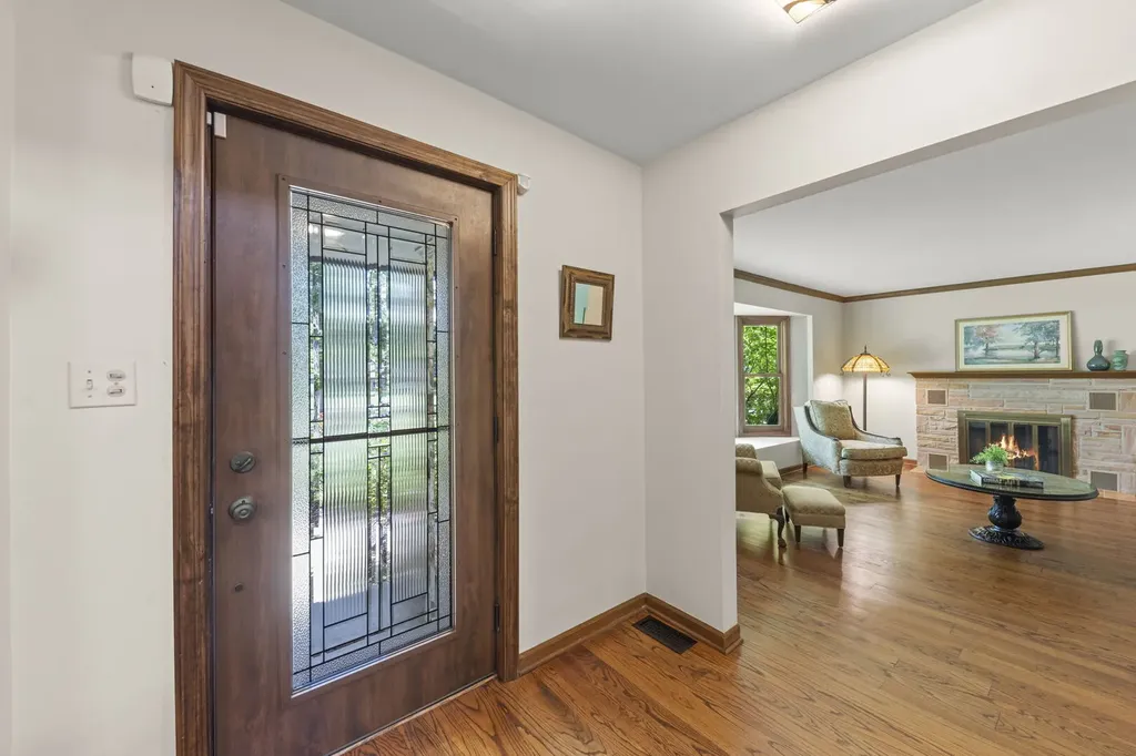 27W118 Cove Lane Warrenville IL 60555