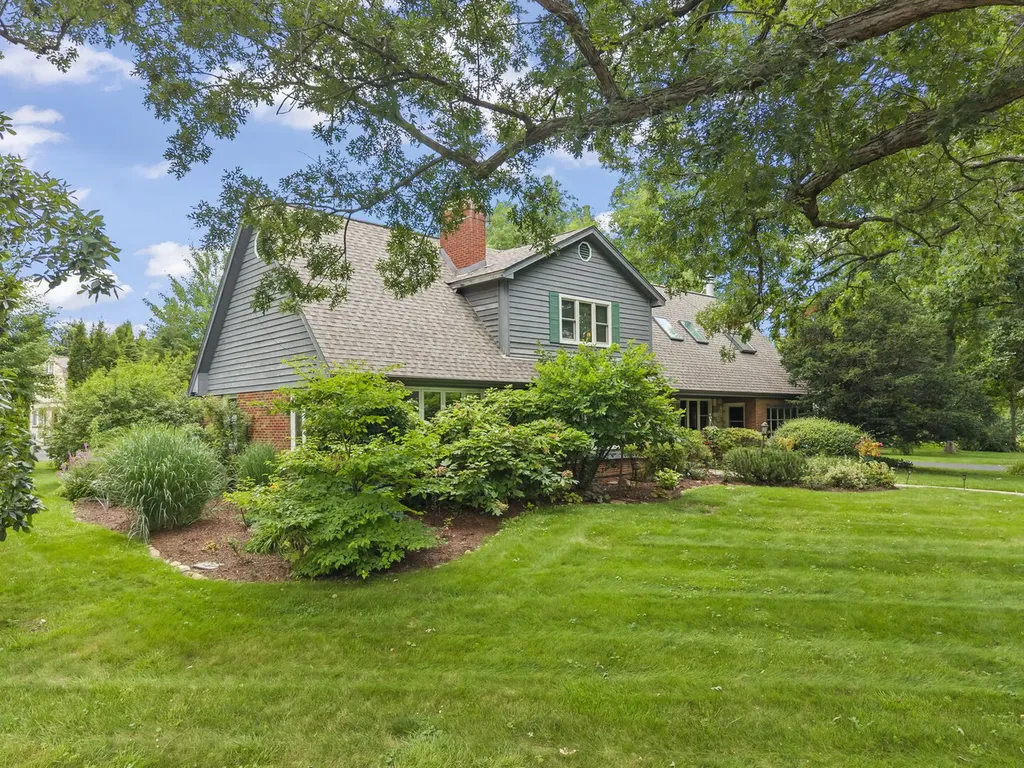 27W118 Cove Lane Warrenville IL 60555