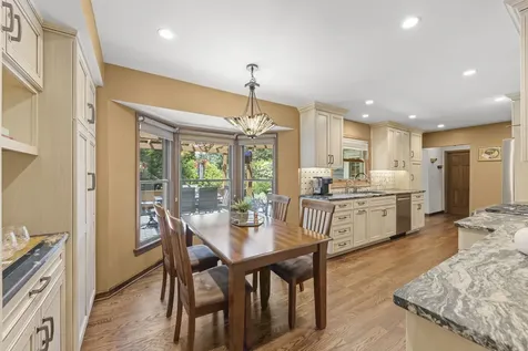 27W118 Cove Lane Warrenville IL 60555
