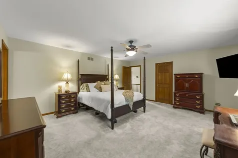 27W118 Cove Lane Warrenville IL 60555