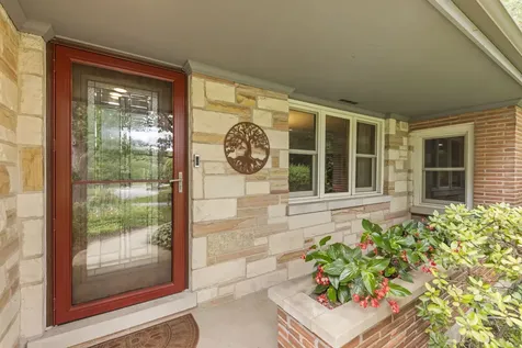 27W118 Cove Lane Warrenville IL 60555