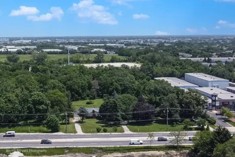 7S151 North Eola Road Aurora IL 60502