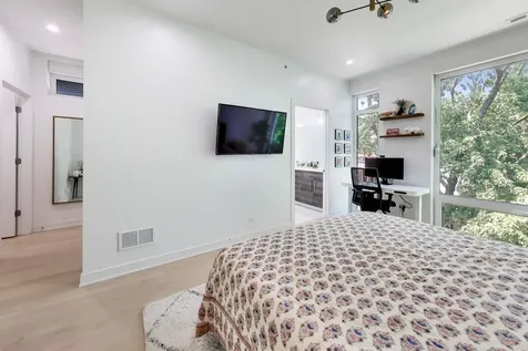 2025 West Crystal Street Chicago IL 60622