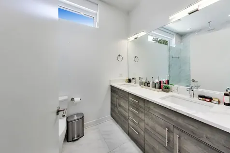 2025 West Crystal Street Chicago IL 60622