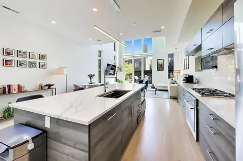 2025 West Crystal Street Chicago IL 60622