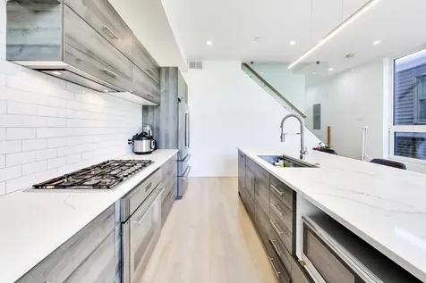 2025 West Crystal Street Chicago IL 60622