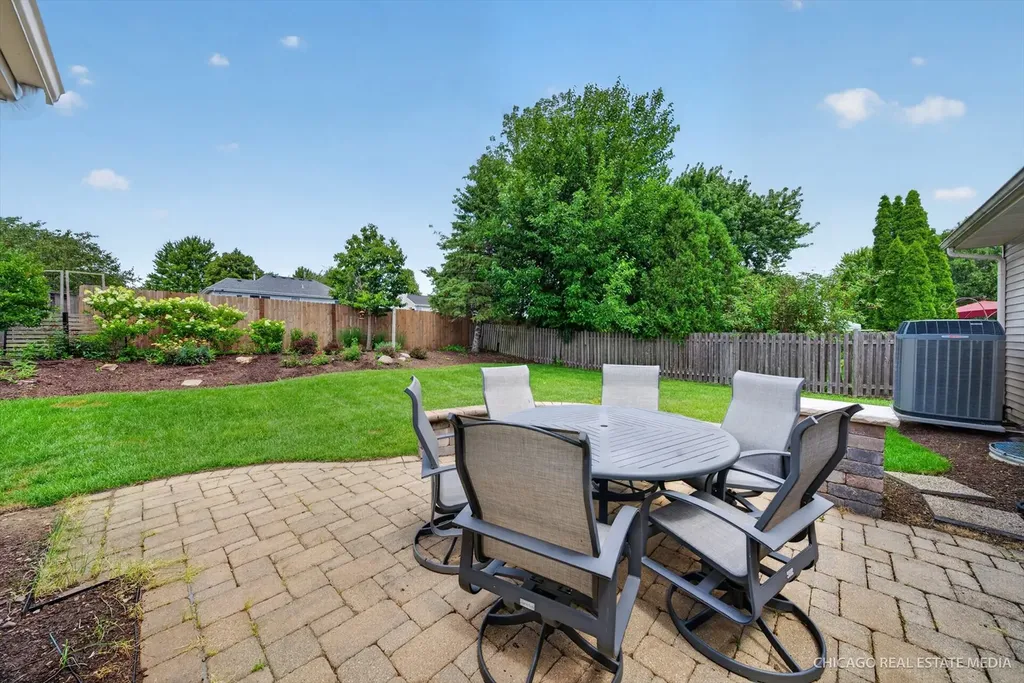 871 Brandt Drive Lake In The Hills IL 60156