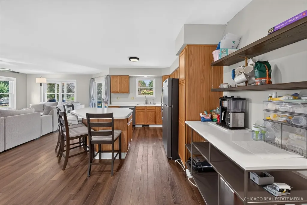 871 Brandt Drive Lake In The Hills IL 60156