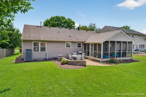 871 Brandt Drive Lake In The Hills IL 60156