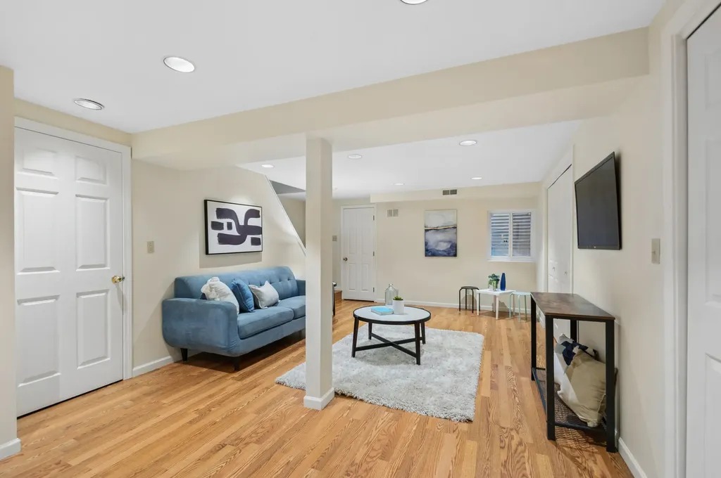 4265 West Thorndale Avenue Chicago IL 60646