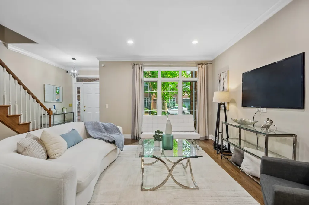 4265 West Thorndale Avenue Chicago IL 60646