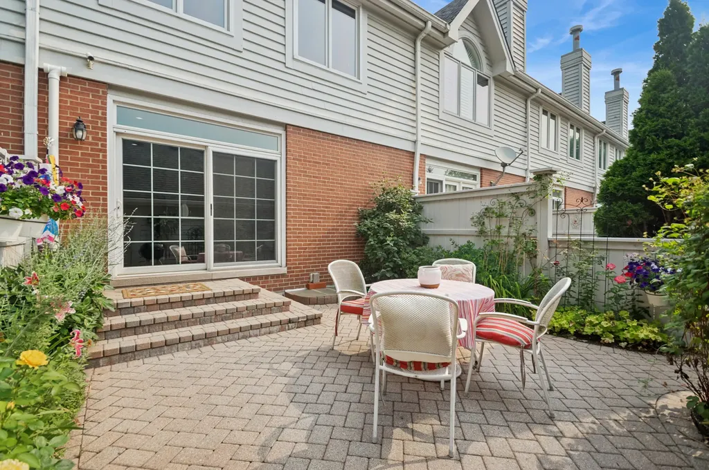 4265 West Thorndale Avenue Chicago IL 60646
