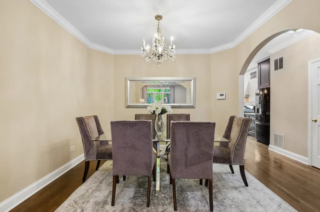 4265 West Thorndale Avenue Chicago IL 60646