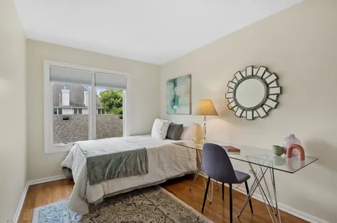 4265 West Thorndale Avenue Chicago IL 60646