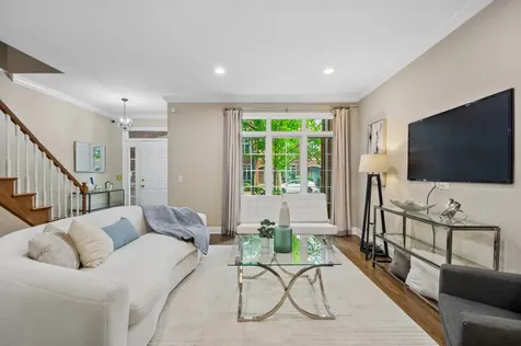 4265 West Thorndale Avenue Chicago IL 60646