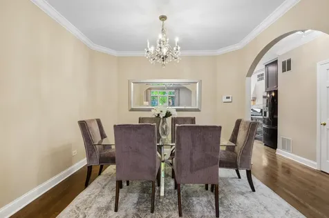 4265 West Thorndale Avenue Chicago IL 60646