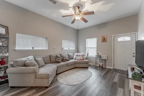 218 Orange Street Elgin IL 60123