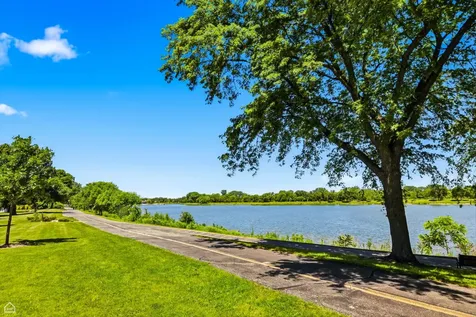 1911 North Silver Lake Road Arlington Heights IL 60004