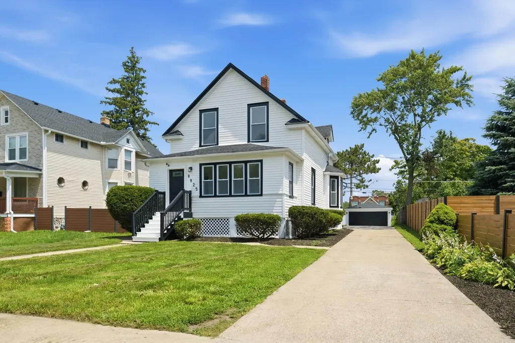 9925 South Beverly Avenue Chicago IL 60643