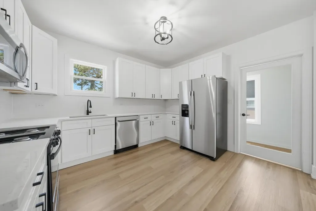 9925 South Beverly Avenue Chicago IL 60643