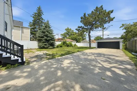 9925 South Beverly Avenue Chicago IL 60643