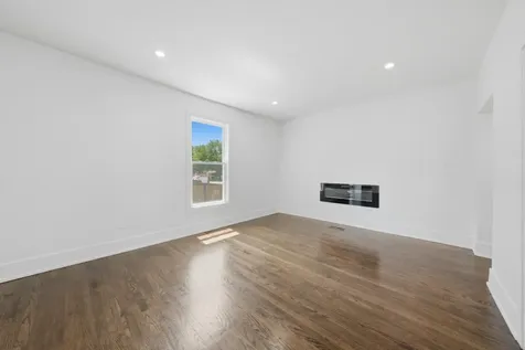 9925 South Beverly Avenue Chicago IL 60643