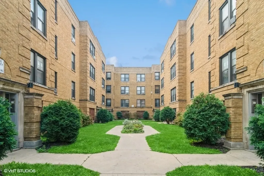 3213 West Diversey Avenue Chicago IL 60647