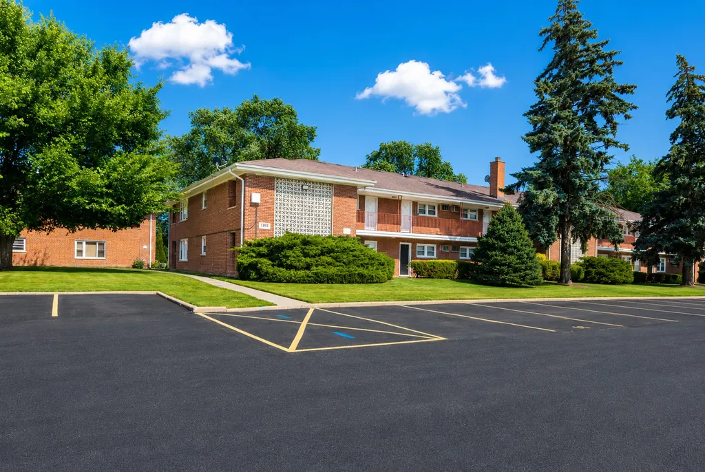 1101 Holiday Lane Des Plaines IL 60016