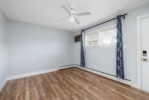 1101 Holiday Lane Des Plaines IL 60016