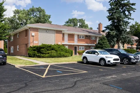 1101 Holiday Lane Des Plaines IL 60016