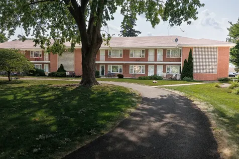 1101 Holiday Lane Des Plaines IL 60016
