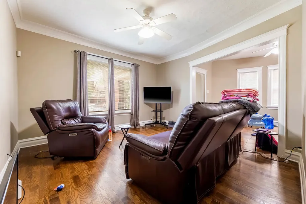 7006 South Calumet Avenue Chicago IL 60637