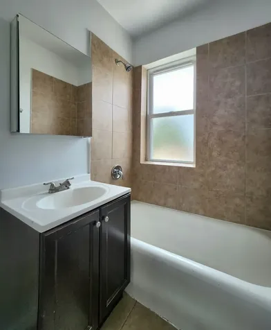 2244 North Monticello Avenue Chicago IL 60647