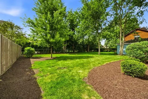 1562 Harding Road Northfield IL 60093